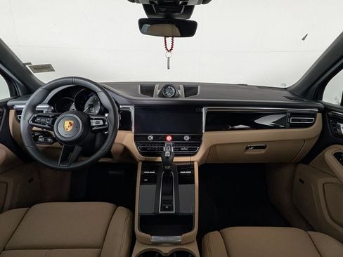 New 2026 Porsche Macan AWD/4WD image 18