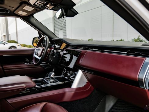 Used 2023 Land Rover Range Rover Long Wheelbase Autobiography image 41