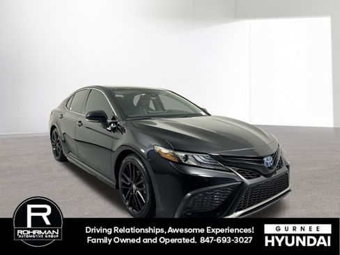 Used 2024 Toyota Camry XSE image 3