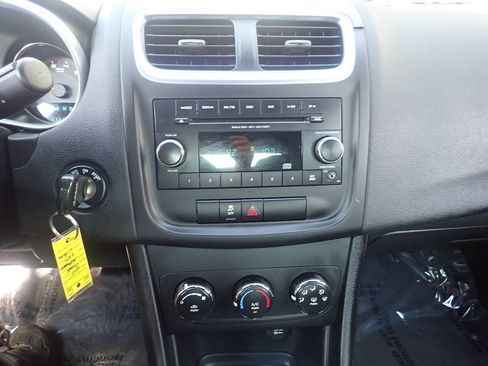 Used 2013 Dodge Avenger SE FWD image 5