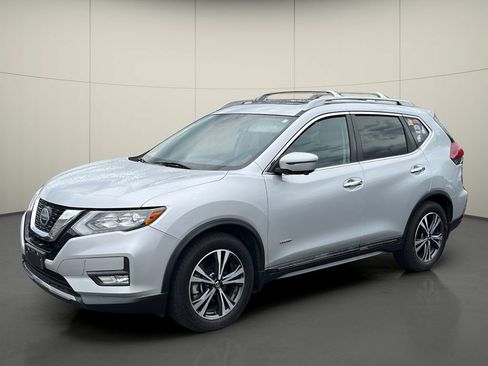 Used 2018 Nissan Rogue SL FWD image 3
