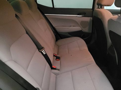 Used 2020 Hyundai Elantra SE image 19