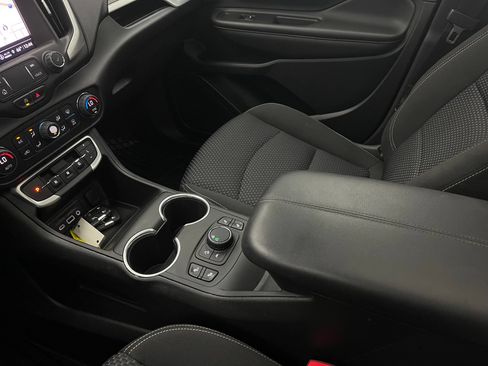 Used 2022 GMC Terrain SLE w/ Driver Convenience Package FWD image 28
