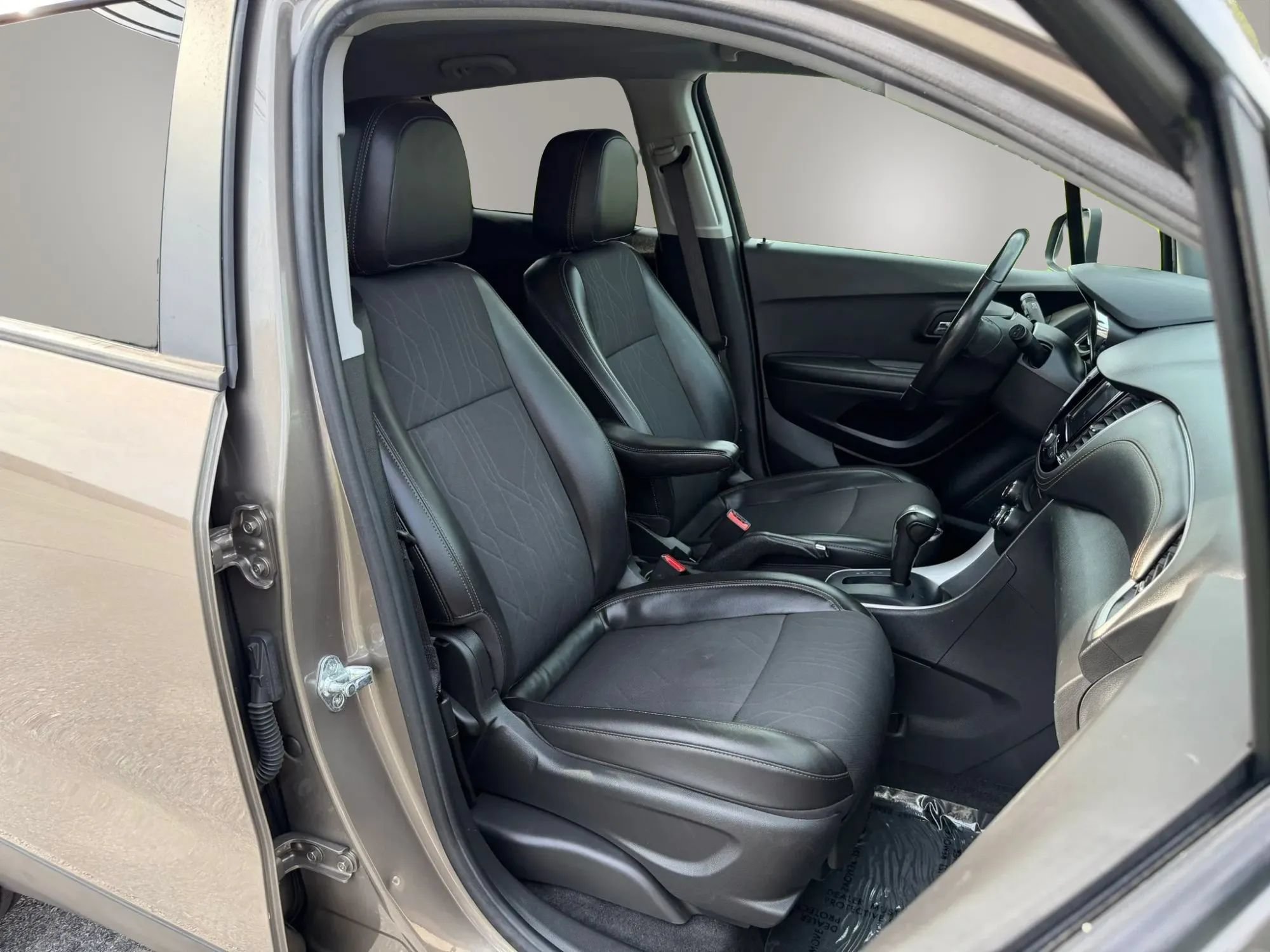Used 2022 Chevrolet Trax LT w/ Driver Confidence Package AWD/4WD image 41