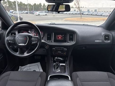Used 2017 Dodge Charger SE image 19