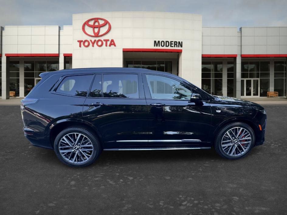 Used 2023 Cadillac XT6 Sport w/ Platinum Package AWD/4WD image 4