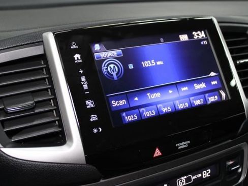 Used 2017 Honda Pilot EX image 15