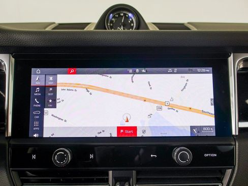 Used 2025 Porsche Macan image 16