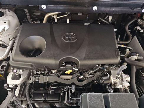 Used 2025 Toyota RAV4 XLE AWD/4WD image 31