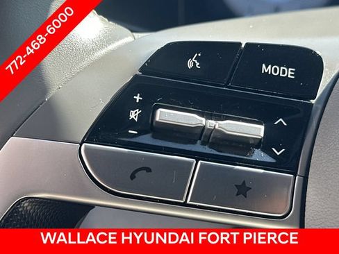 Used 2025 Hyundai Elantra SEL FWD image 26