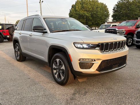 Used 2022 Jeep Grand Cherokee Limited 4xe AWD/4WD image 3