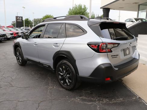 Used 2023 Subaru Outback Onyx Edition AWD/4WD image 3