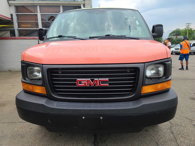 Used 2016 GMC Savana 2500 Extended RWD image 3