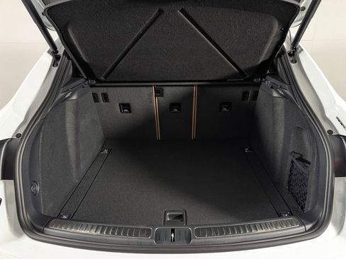 New 2026 Porsche Macan image 17