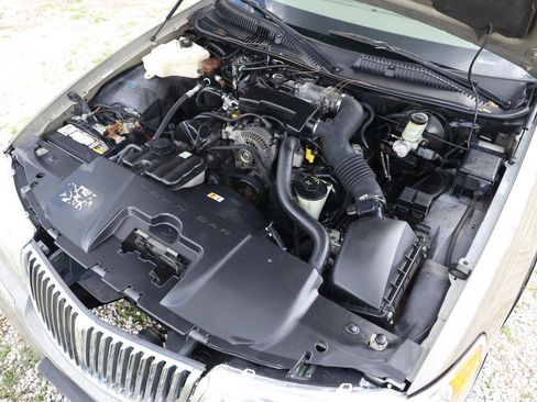 Used 2001 Lincoln Town Car Signature RWD image 35
