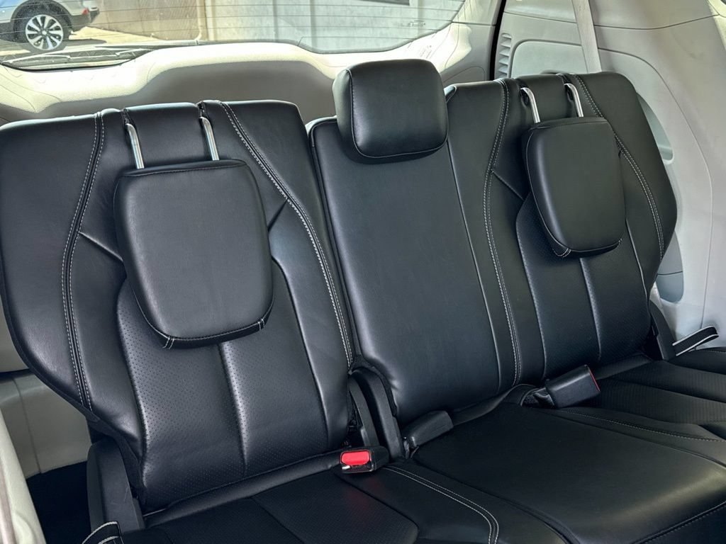 Used 2023 Chrysler Pacifica Touring-L FWD image 20
