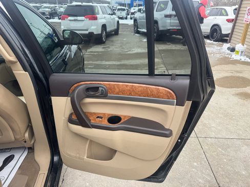Used 2011 Buick Enclave CXL image 16