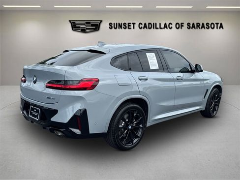Used 2024 BMW X4 xDrive30i w/ Premium Package AWD/4WD image 4