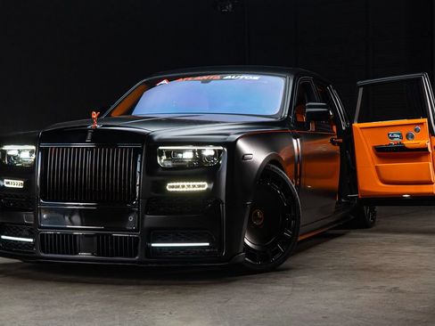 Used 2024 Rolls-Royce Phantom Sedan RWD image 2
