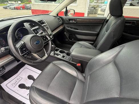 Used 2018 Subaru Outback 3.6R Limited AWD/4WD image 9