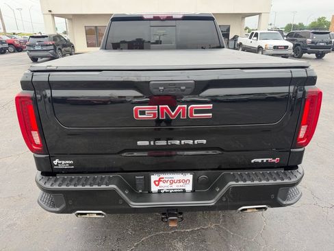 Used 2022 GMC Sierra 1500 AT4 w/ Technology Package AWD/4WD image 11