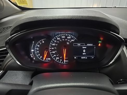Used 2021 Chevrolet Trax LT w/ LT Convenience Package AWD/4WD image 21