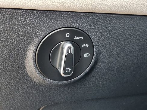 Used 2025 Volkswagen Taos S image 13