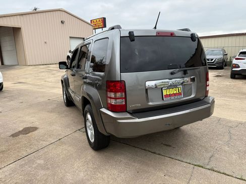 Used 2012 Jeep Liberty Limited RWD image 7