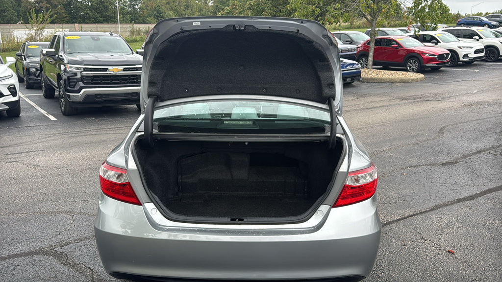 Used 2016 Toyota Camry LE FWD image 9