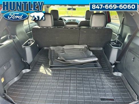 Used 2019 Ford Explorer XLT w/ Equipment Group 202A image 10