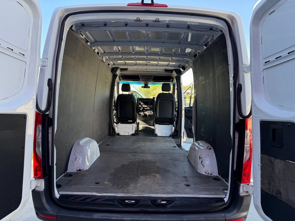 Used 2019 Mercedes-Benz Sprinter 144 image 37