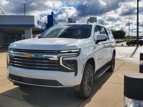 New 2025 Chevrolet Suburban LT w/ Comfort Package image 4