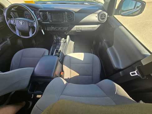 Used 2020 Toyota Tacoma SR w/ SR Convenience Package RWD image 16