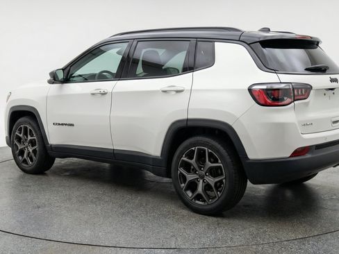 Used 2025 Jeep Compass Limited AWD/4WD image 6