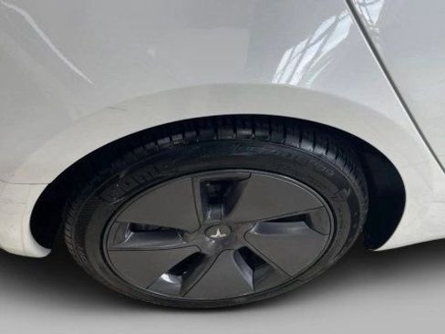 Used 2023 Tesla Model 3 Standard Range RWD image 5