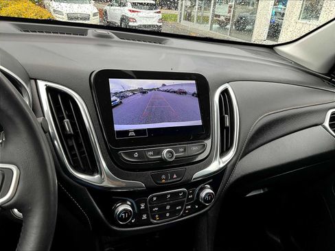 Used 2022 Chevrolet Equinox Premier image 19