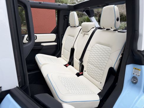 Used 2025 Ford Bronco Outer Banks image 27