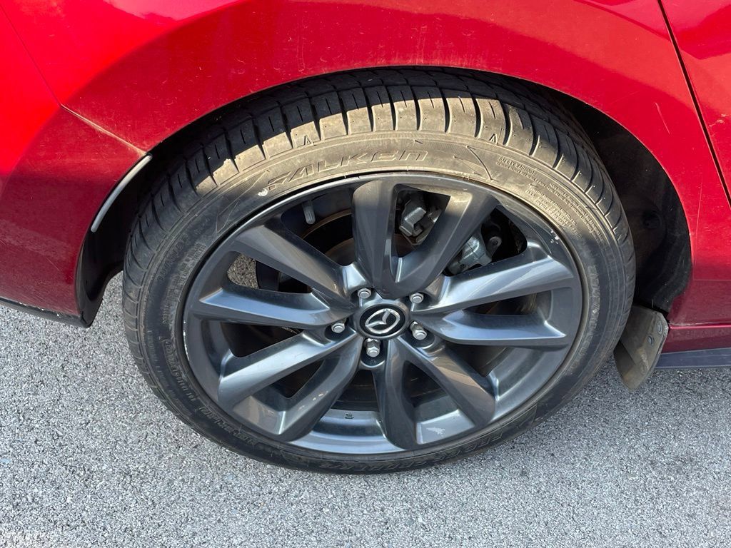 Used 2019 MAZDA MAZDA3 Hatchback FWD image 7