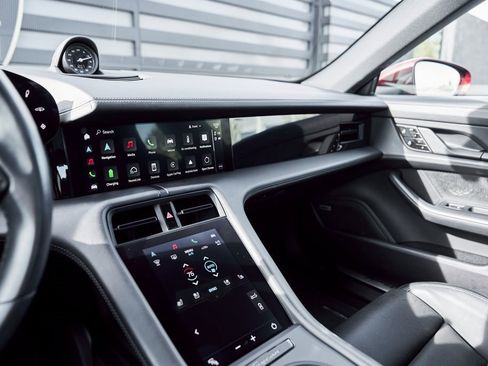 Used 2021 Porsche Taycan 4S image 61