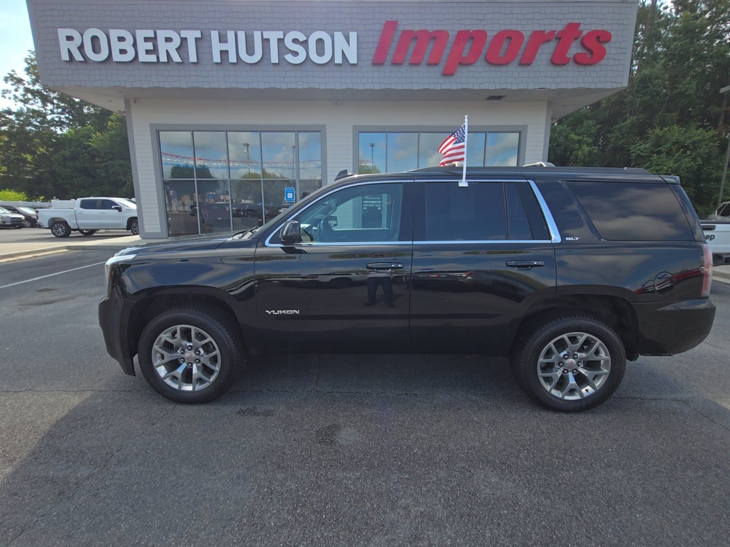 Used 2018 GMC Yukon SLT w/ HD Trailering Package AWD/4WD image 1