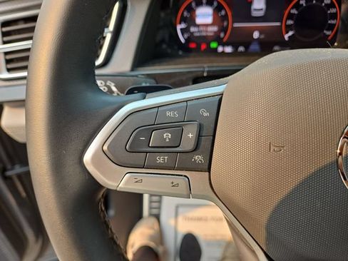 Used 2025 Volkswagen Atlas Peak Edition SE AWD/4WD image 18