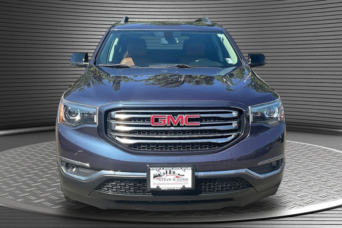 Used 2018 GMC Acadia SLT AWD/4WD image 2