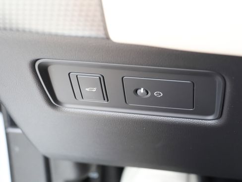 Used 2020 Land Rover Range Rover Sport HST image 15