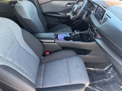 Certified 2023 Nissan Rogue SV image 30