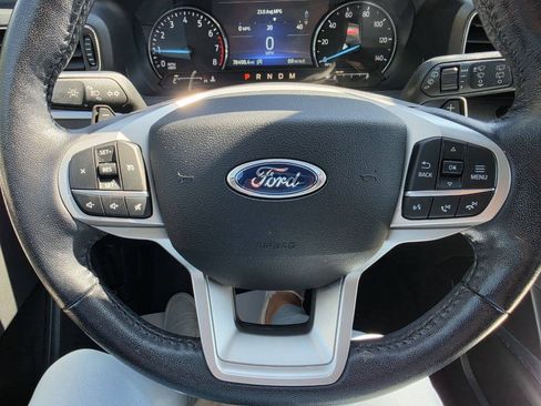 Used 2020 Ford Explorer XLT w/ Equipment Group 202A AWD/4WD image 28