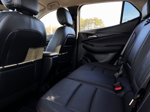 Used 2024 Buick Encore GX Avenir image 30