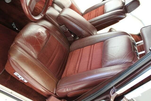 Used 1989 Jeep Grand Wagoneer AWD/4WD image 21