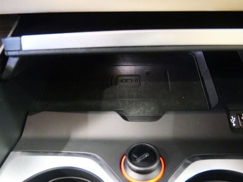 Used 2019 BMW X5 xDrive50i w/ M Sport Package AWD/4WD image 33