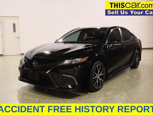 Used 2024 Toyota Camry SE FWD image 4