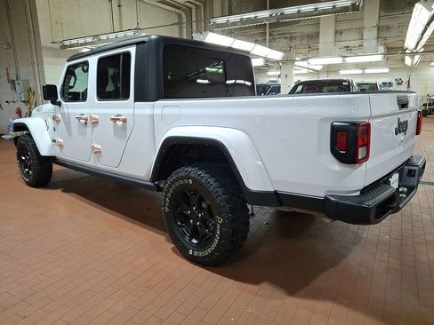 Used 2022 Jeep Gladiator Willys image 6